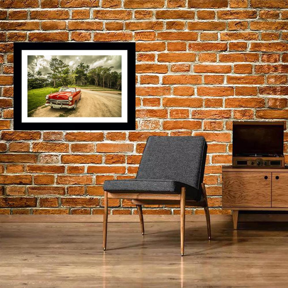 Quadro Red Car in Cuba, medida de 61x47 com moldura Preta, paspatur branco e vidro de 4mm